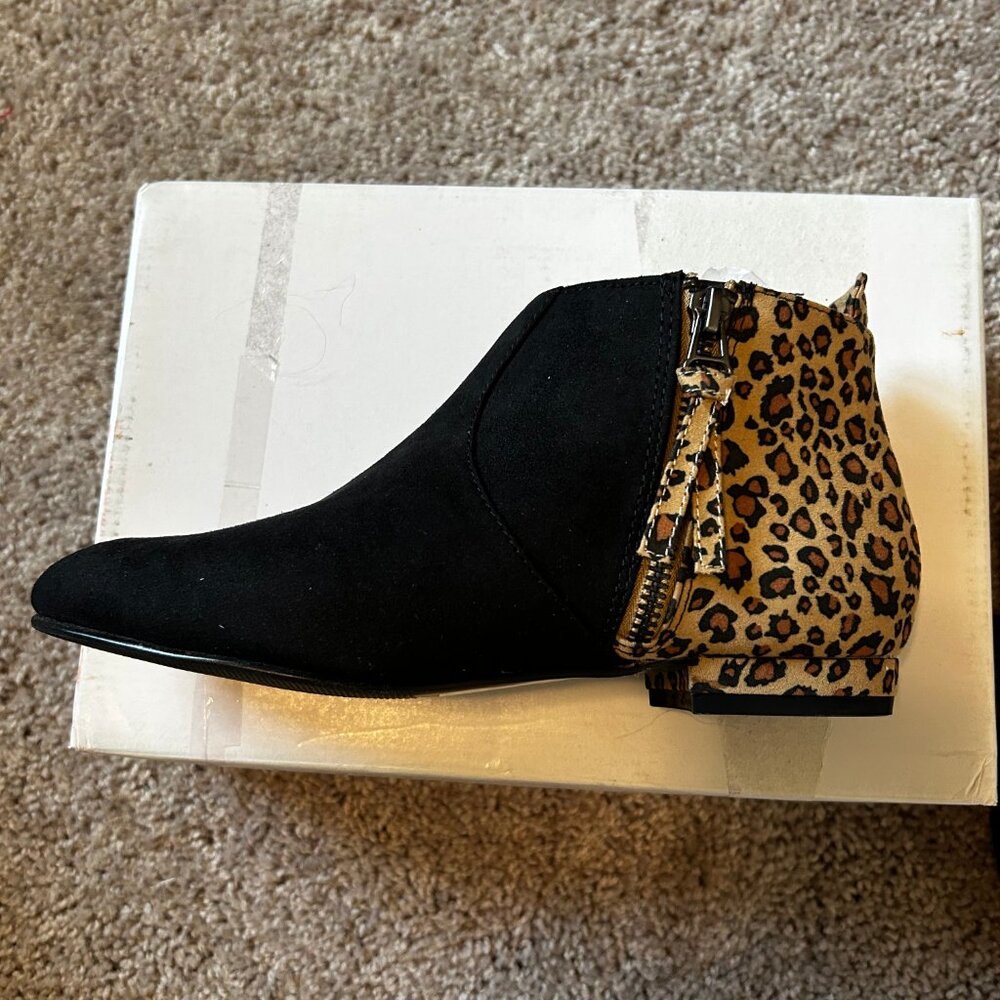 Black and leopard print bootie